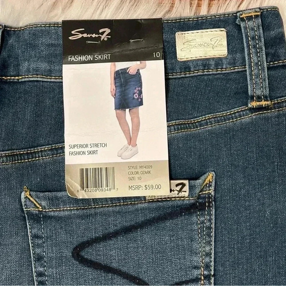 Seven7 Fashion Denim Skirt with Flower Embroidery Size 10 - Picture 7 of 10